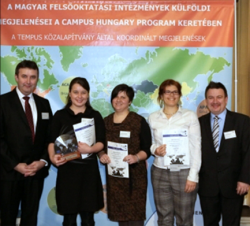 Az SZTE Klebelsberg Könyvtár munkatársai a Tempus Közalapítvány díj átadóival (2015.01.14)