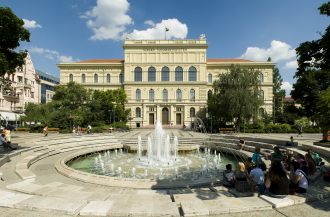szembolteljes szembolteljes