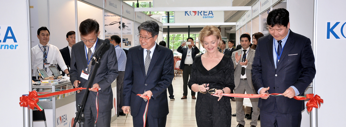 Symposium_2017_Korea_corner-20170512_kdzs_0656_50