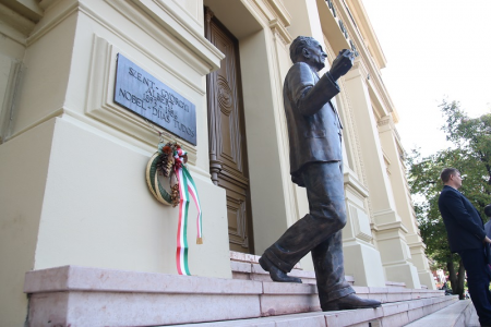 szent_gyorgyi_szobor_1_450x3301
